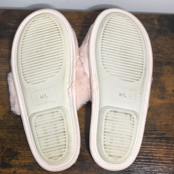 Splendid Womens Super Soft and Cozy Pink Slippers M/L - Picture 8 of 8